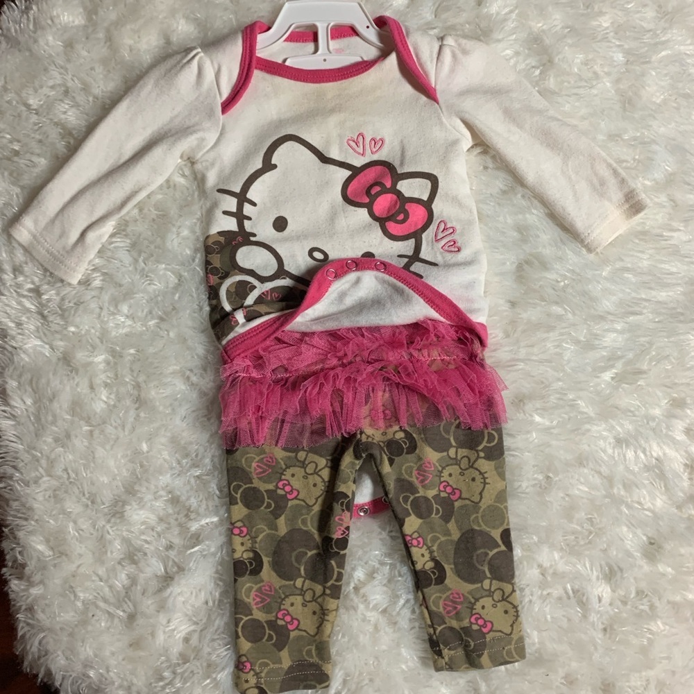 Adorable Hello Kitty Outfit!